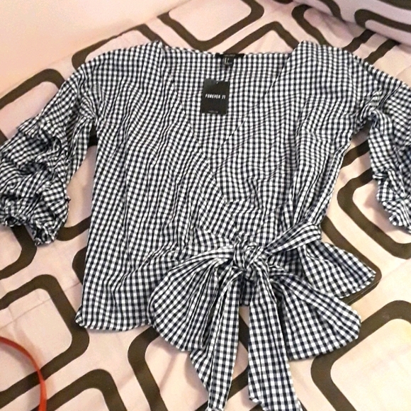 NWT Forever 21 Women's Wrap-Around Tie Top B&W - Picture 5 of 16